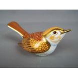 Royal Crown Derby - A Royal Crown Derby paperweight in the form of a nightingale with gold