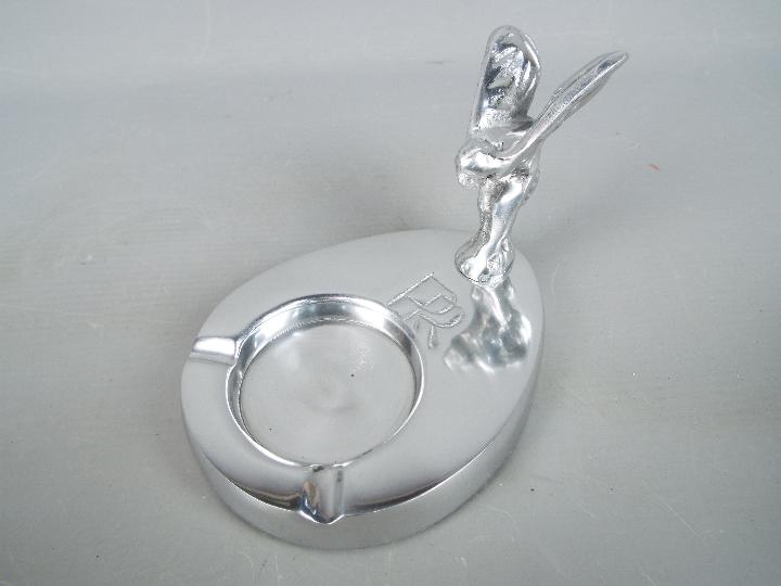 A chrome Rolls Royce style ashtray, approx size 8.