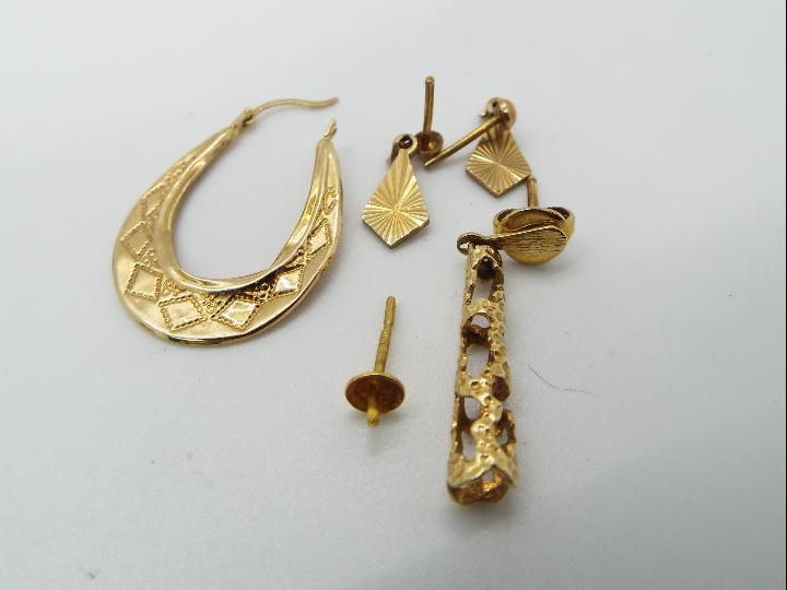 9 ct Gold - a pair of 9ct gold earrings and a small quantity of 9ct scrap gold, stamped 375, - Image 3 of 3