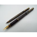 A Parker pen set comprising fountain pen and ballpoint, both stamped 925.