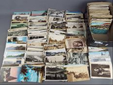 Deltiology - A collection in excess of 700 foreign cards, early to mid period, mainly European.