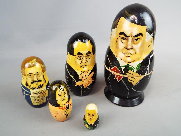 Russian Dolls - A large quantity of Russian dolls, various sizes and types. - Image 4 of 5