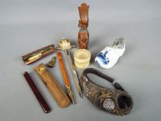 A small mixed lot of collectables to include cheroot holder with collar stamped '18',