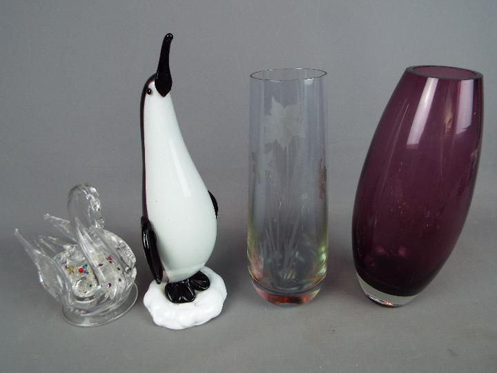 A collection of glassware to include paperweights, animal figurines, vases, - Image 2 of 3