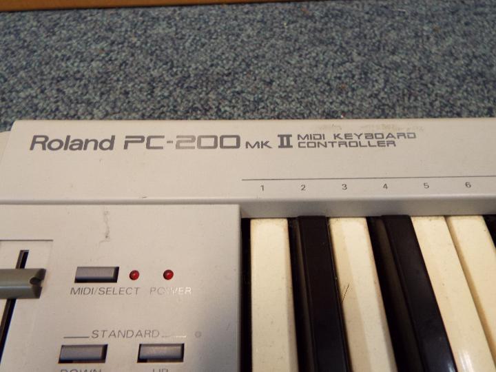 A Roland PC-200 Mk II. - Image 3 of 5