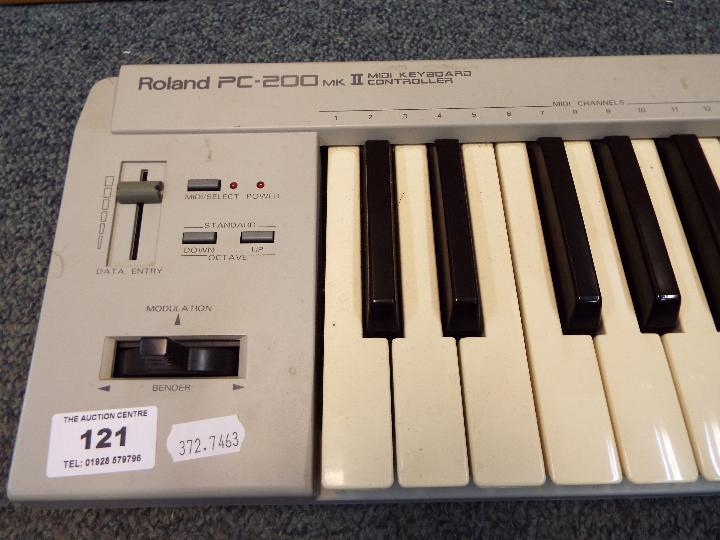 A Roland PC-200 Mk II. - Image 4 of 5