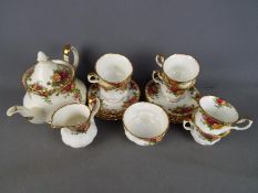 Royal Albert - A Royal Albert 'Old Country Roses' 21 piece tea set, cups, saucers, plates, teapot,