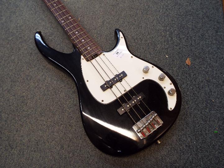 Peavey - a four string bass guitar, black, - Image 2 of 5