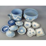A collection of Wedgwood Jasperware to include pedestal bowl (21 cm diameter), trinket dishes,