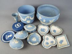 A collection of Wedgwood Jasperware to include pedestal bowl (21 cm diameter), trinket dishes,