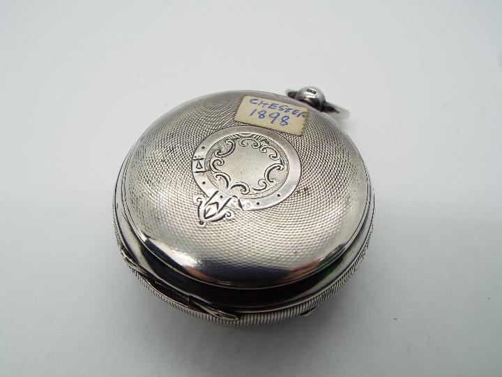 A Victorian hallmarked silver cased pocket watch, Chester assay 1898, - Image 3 of 6