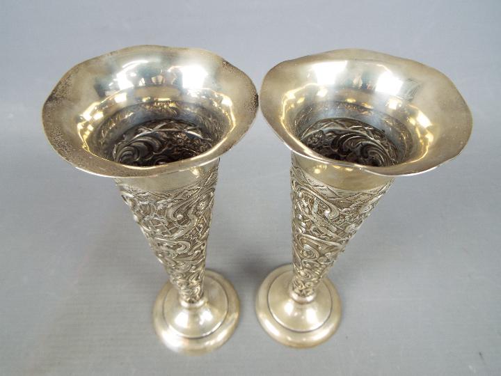 A pair of Edward VII hallmarked silver trumpet shaped vases by William Comyns, London assay 1901, - Image 2 of 4
