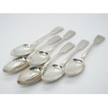 A set of six William III hallmarked silver fiddle pattern teaspoons, Exeter assay 1836,