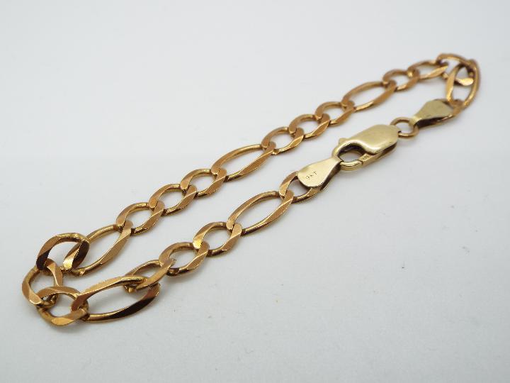 9kt gold - a rose and yellow 9ct gold bracelet, stamped to clasp 9KT, 375, weight 5.