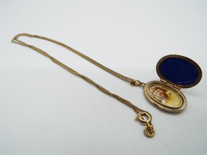 A 9ct gold locket pendant and necklace, 45 cm (l), approximately 6.5 grams all in. - Image 2 of 2