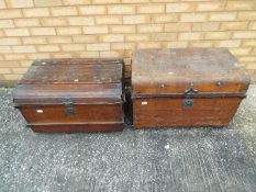 Two metal trunks, each approximately 45 cm x 71 cm x 50 cm.