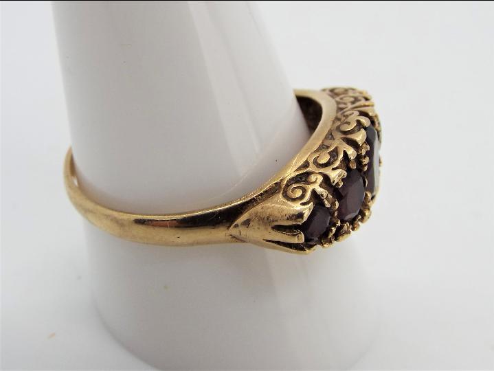 9ct gold - a hallmarked 9ct gold ring, set with five graduated stones, size U, approximate weight 4. - Image 5 of 8