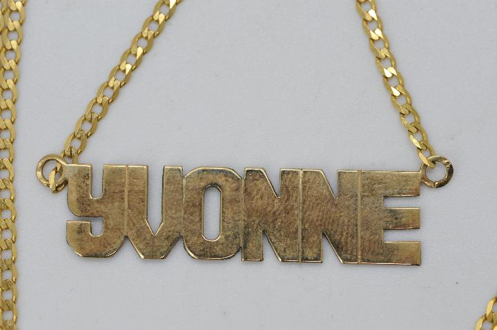 9 ct Gold - a 9ct gold necklace displaying the name Yvonne, stamped 375, approximate weight 5. - Image 3 of 3