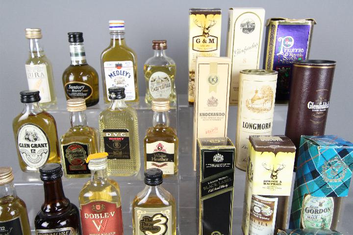 Twenty five whisky miniatures, predominantly Scotch to include Jura, Cardhu, Suntory Reserve, - Image 2 of 3