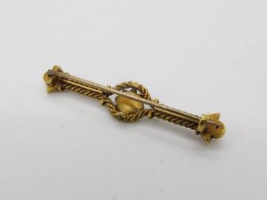 15ct gold - a 15ct gold bar brooch with a floral design set with pearl, stamped 15ct, approximate 4. - Image 3 of 3