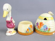 Clarice Cliff - a small mixed lot of ornamental tableware (part a/f) Est £50 - £80