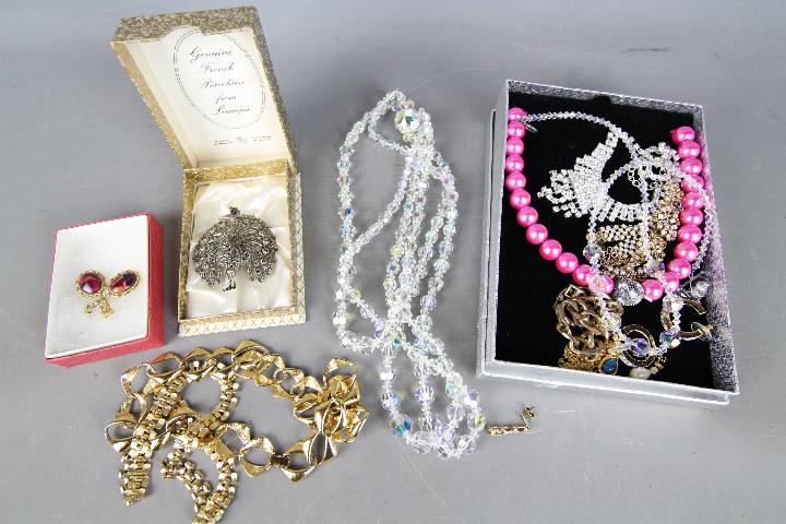 Costume jewellery - a quantity of costume jewellery,