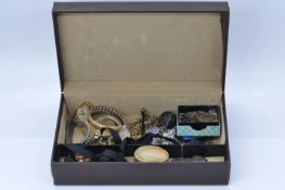 Silver - a jewellery box containing a quantity of silver coins, Siam necklace and jewellery,