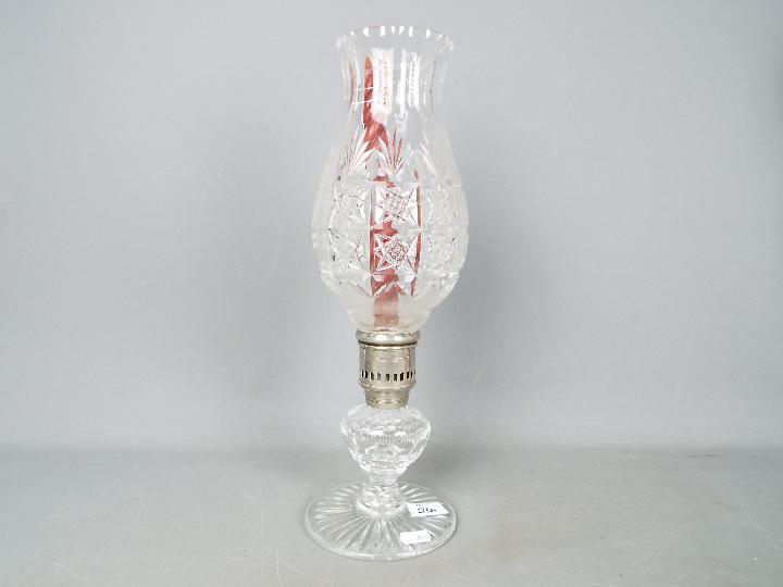 An Elkington Plate oil lamp with glass diffuser, - Image 3 of 5
