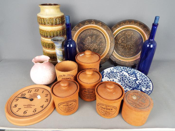 Lot to include a quantity of Henry Watson kitchen ware including storage jars and wall clock,