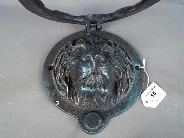 Door Furniture - a large cast door knocker in the form of a lions head - Image 2 of 3