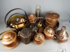 A collection of vintage and antique metalware comprising copper, brass and similar.