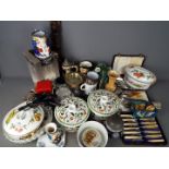 Mixed lot comprising ceramics including Royal Worcester Evesham, Portmeirion Botanic Garden,