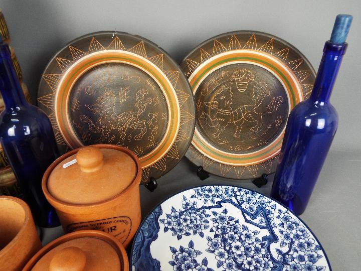 Lot to include a quantity of Henry Watson kitchen ware including storage jars and wall clock, - Image 2 of 5