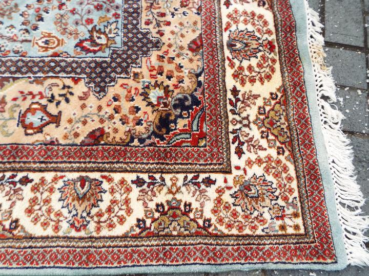 A good quality Indian wool carpet, - Image 3 of 6