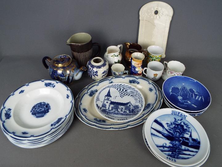 A mixed lot to include Gustavsberg 'Gefion' pattern dinner ware, a BR Keramik 'Amazonas' jug,