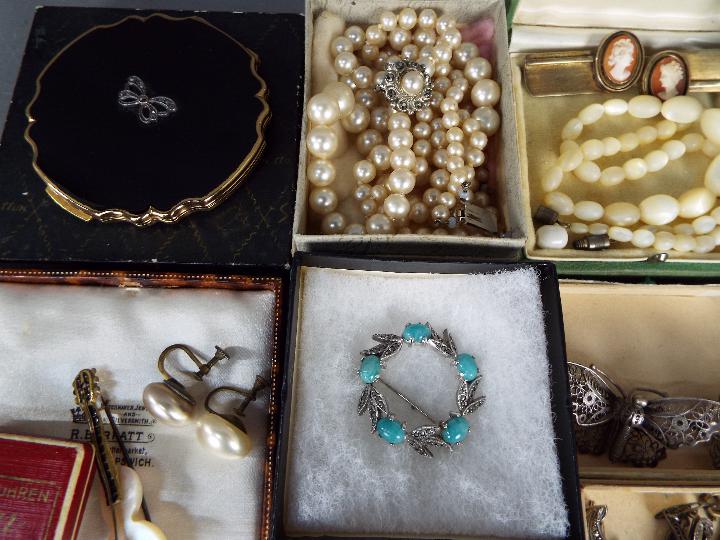 A good lot of costume jewellery with some 925 silver to include enamelled pendant on chain, - Image 5 of 5