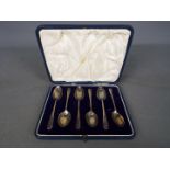 A cased set of six George V hallmarked silver teaspoons, London assay 1934.