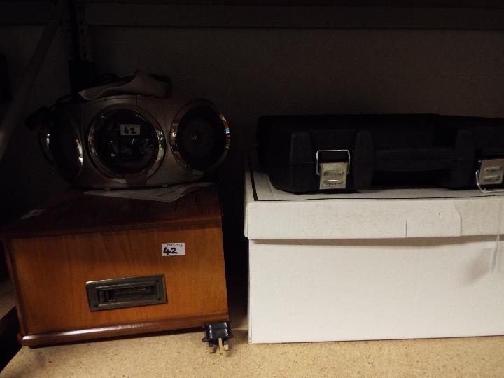 Job lot - a very large mixed lot to include a vintage record player, CD Player, - Image 2 of 5