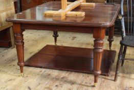 Period style mahogany extending dining table, two leaves and winder, 75cm by 150cm (without leaves).