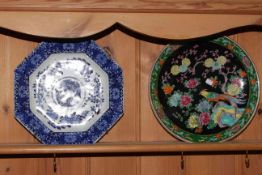 Two Oriental plates, 29cm and 31cm.