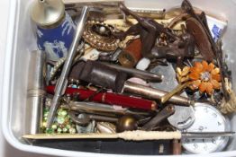 Box of miscellaneous small items.