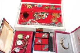 Collection of costume jewellery.