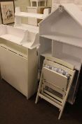 Two white shelf units, two wall shelves, storage table and two folding chairs (7).