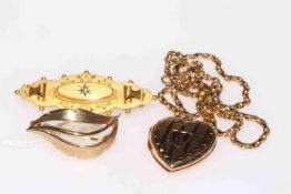 9 carat matt gold die-stamped brooch,