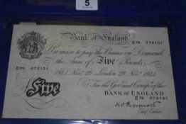 Bank of England Peppiatt white five pound note, London 29th November 1944, E76 072151.