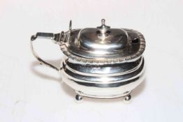 William IV silver lidded mustard pot with gadroon border and on ball feet, London 1830.