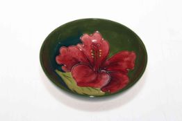 Moorcroft hibiscus bowl, 14cm diameter.
