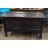 Antique oak coffer, 117cm wide.