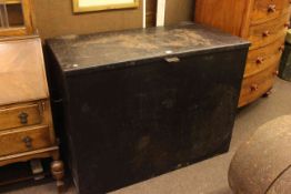 Large metal trunk/storage container, 92cm by 124cm.