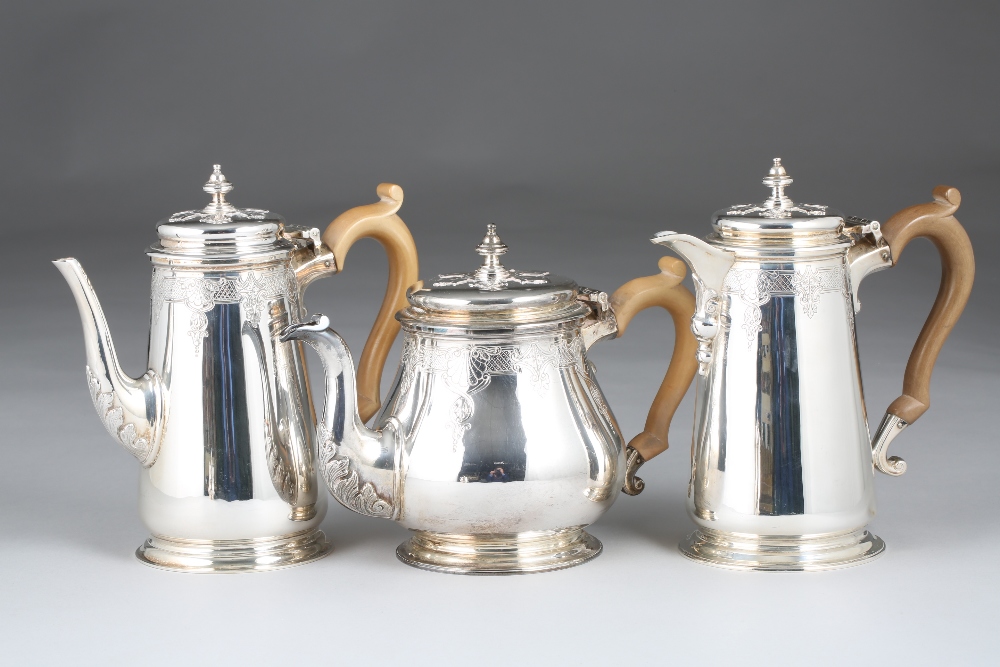 Five piece silver tea and coffee service by Mappin and Webb Ltd, assay marked 1962. Total weight - Bild 2 aus 2